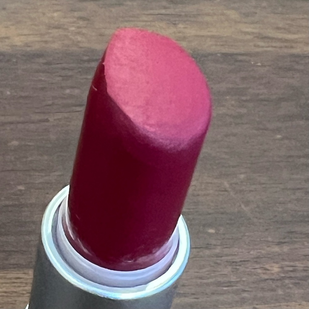 MAC D for Danger A65 Matte Lipstick - Picture 2 of 3